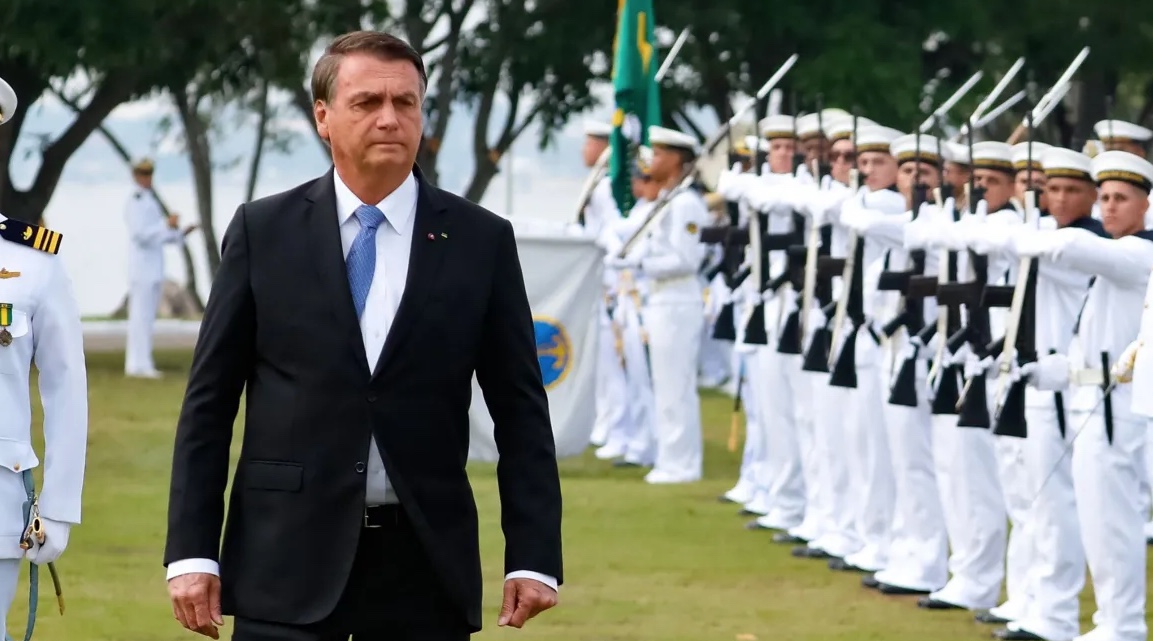 Bolsonaro e militares condenados no STF podem perder patentes no STM