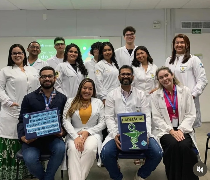 Dia do Farmacêutico celebra profissionais que unem ciência e cuidado humano