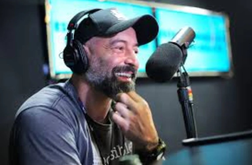 Humorista Cris Pereira é condenado por estupro de vulnerável