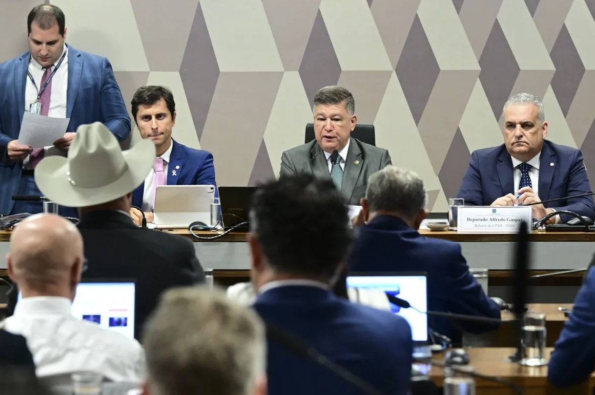 CPMI do INSS aprova pedido de prisão preventiva do presidente da Conafer