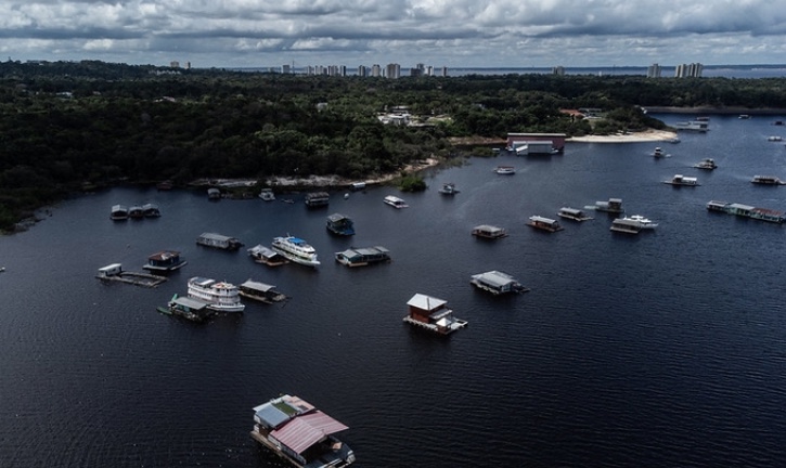 MP do Amazonas pede segurança e regularização de flutuantes no Tarumã-Açu