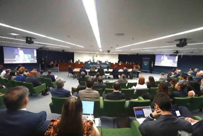 STF debate futuro da 'pejotização' em audiência; OAB defende competência trabalhista