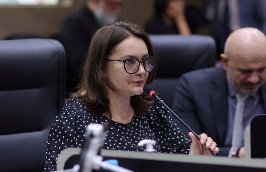 Professora Jacqueline deixa CMM e assume cargo de deputada estadual
