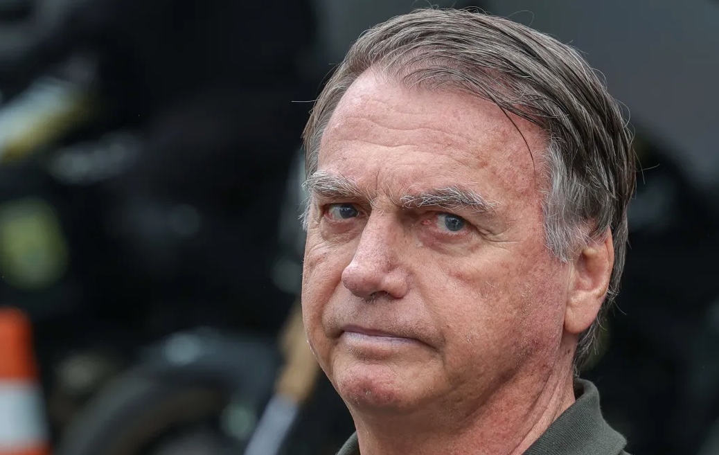 Moraes autoriza Bolsonaro a fazer festa de 15 anos da filha em casa
