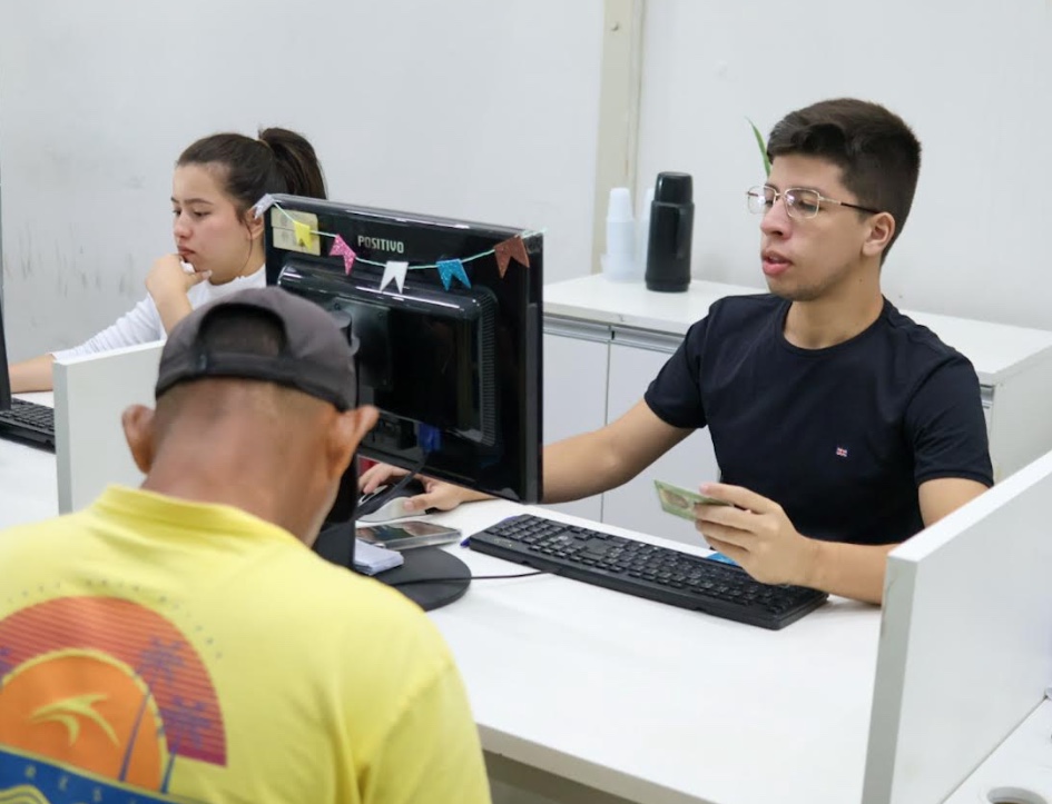 Sine Amazonas divulga 166 vagas de emprego para esta quarta-feira