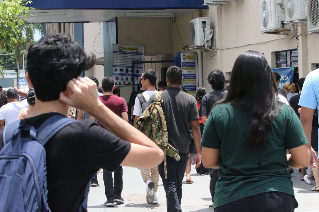 UEA aplica etapa final do Vestibular 2025 nesta terça em todo o Amazonas