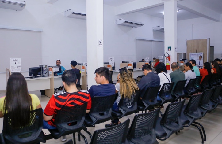 Motofretista, servente e mais: veja 343 vagas de emprego no Sine Manaus