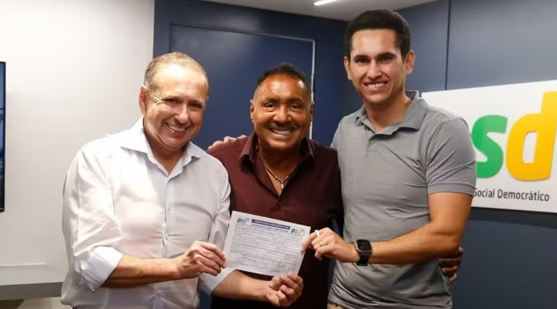 Tiririca troca de partido e retorna ao Ceará para próximas eleições