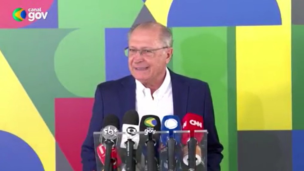 Um pequeno passo de US$ 9,7 bilhões, diz Alckmin sobre redução de tarifaço