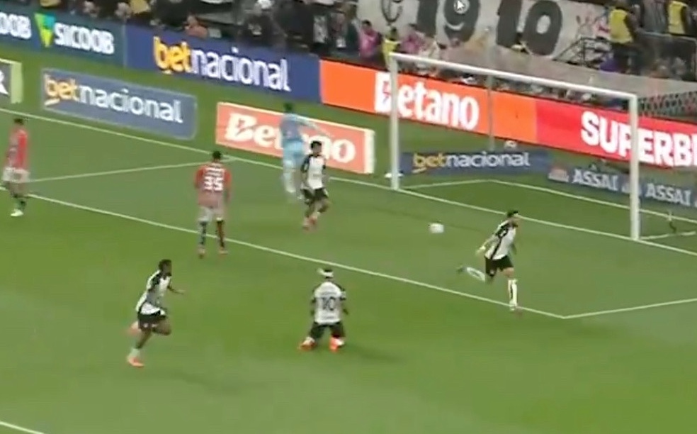 Goleada na Neo Química! Corinthians atropela São Paulo por 3 a 1