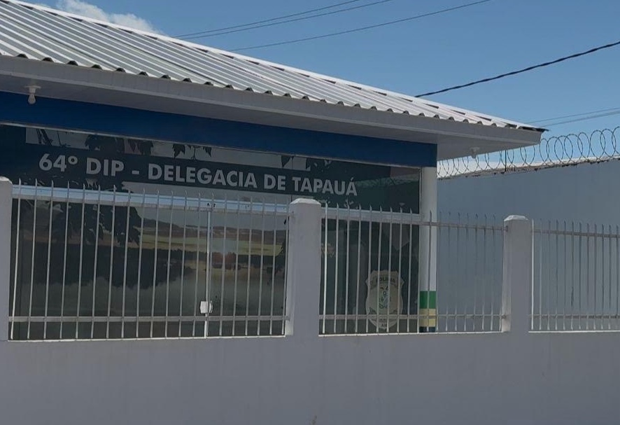 Mulher é presa ao tentar levar drogas para detento em delegacia no Amazonas