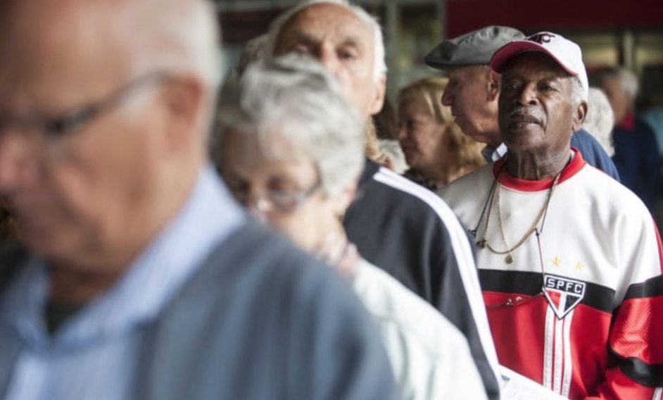 Expectativa de vida no Brasil chega a 76,6 anos, diz IBGE