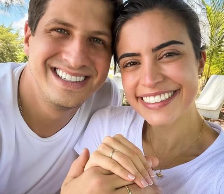 Prefeito João Campos e deputada Tabata Amaral anunciam noivado