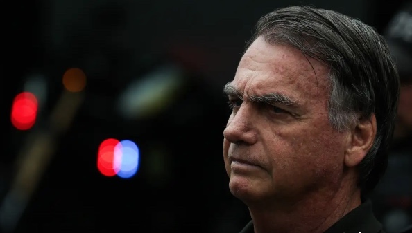 PF pede urgência aos bombeiros para atendimento a Bolsonaro na prisão