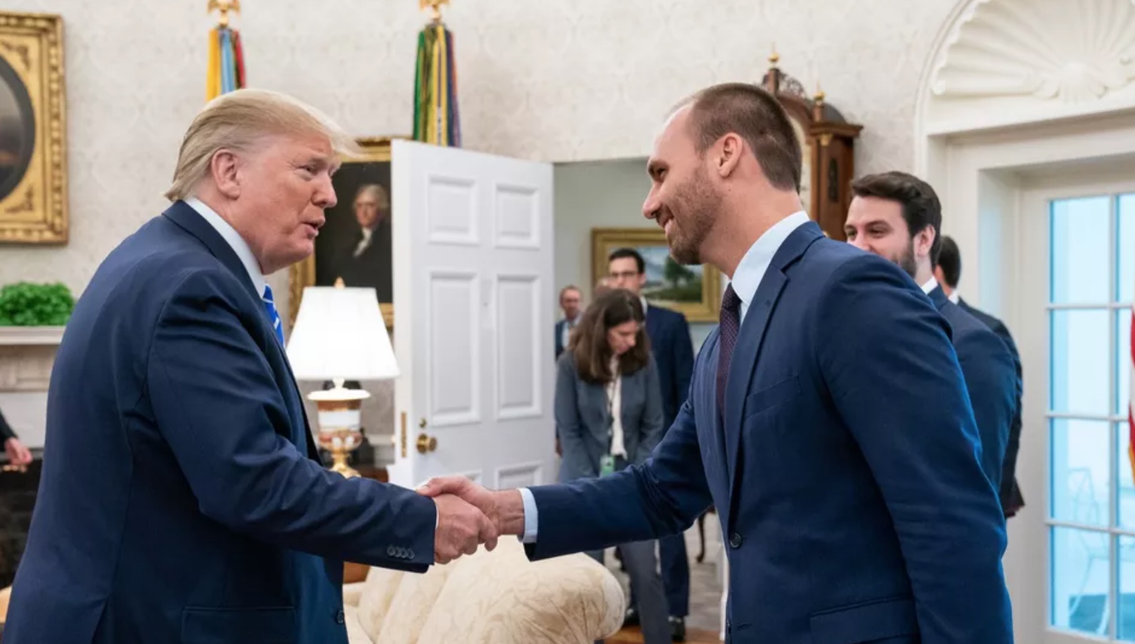 Eduardo Bolsonaro critica retirada de sanções dos EUA contra Moraes