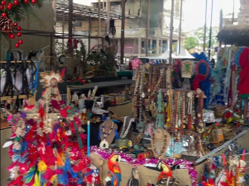 Mercado de Origem da Amazônia promove feira de Natal com foco em presentes criativos