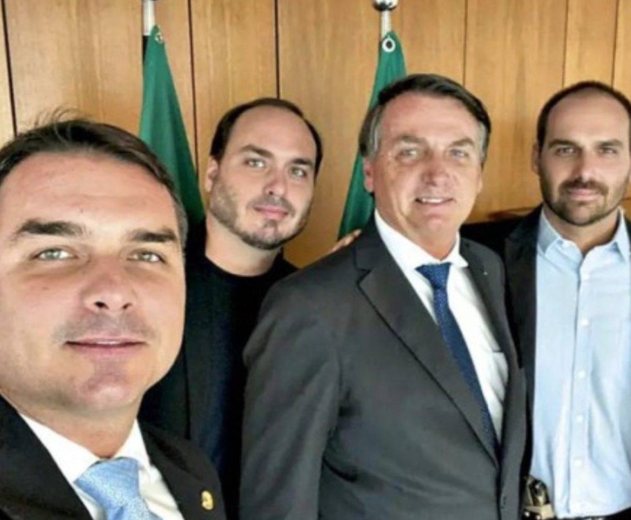 Bolsonaro poderá receber filhos no hospital; decisão proíbe celulares