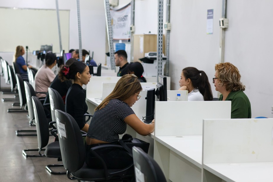 Analista de RH, maître Jr e mais: Confira as vagas do Sine Amazonas para esta terça