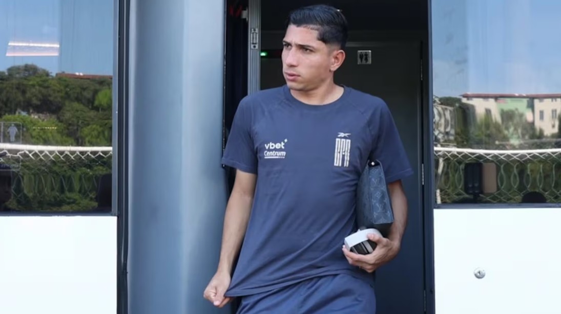 Crise na Venezuela impede retorno de Savarino à reapresentação do Botafogo