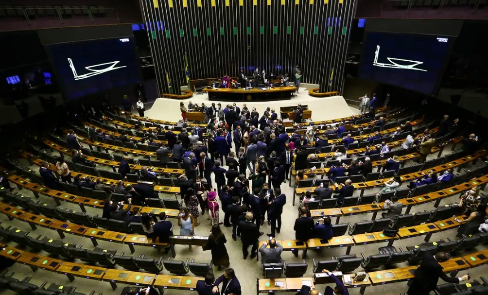 Câmara dos Deputados lança concurso com vagas em Brasília; veja como se inscrever