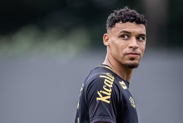 Flamengo negocia venda de Victor Hugo e pode fechar acordo com Atlético-MG