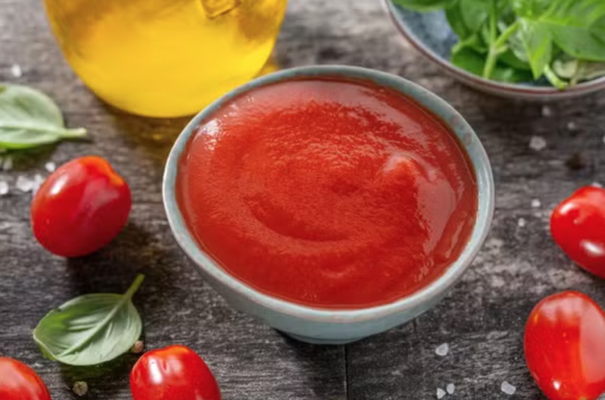 Anvisa suspende venda de molho de tomate após encontrar pedaços de vidro