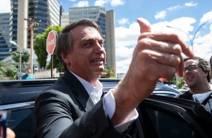 Michelle diz que Bolsonaro tem tonturas e teme nova queda: "O medo é real"