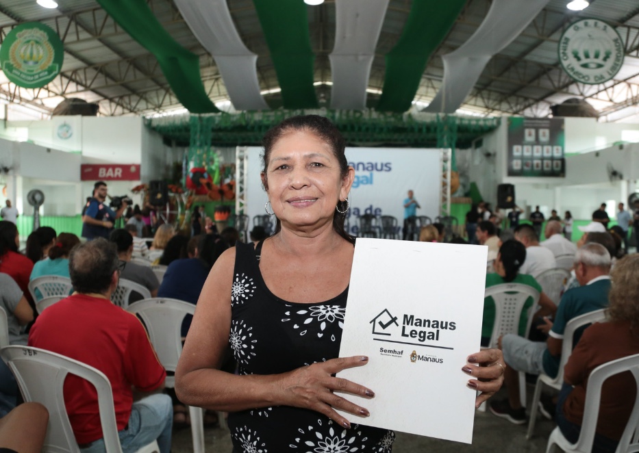 Prefeitura de Manaus entrega 750 registros de imóveis no bairro São Lázaro