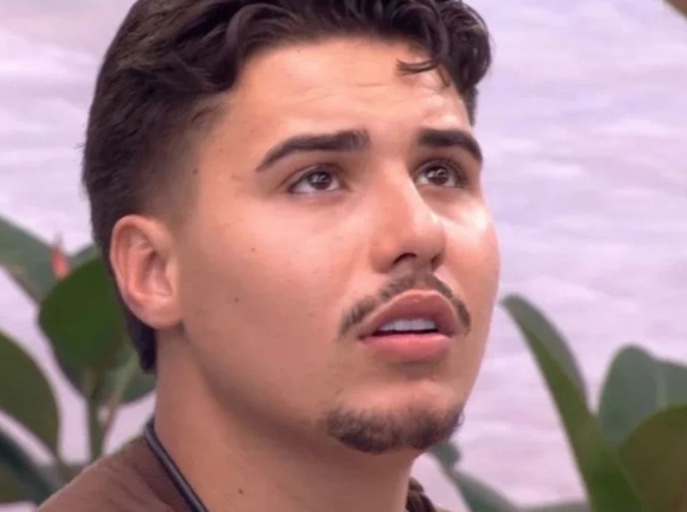 Pedro do BBB26 chegou em Curitiba sem reconhecer parentes, diz família