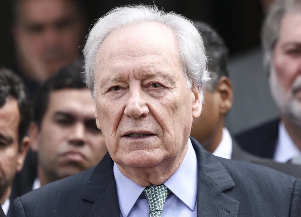 Governo nega saber de contrato de Lewandowski com Banco Master