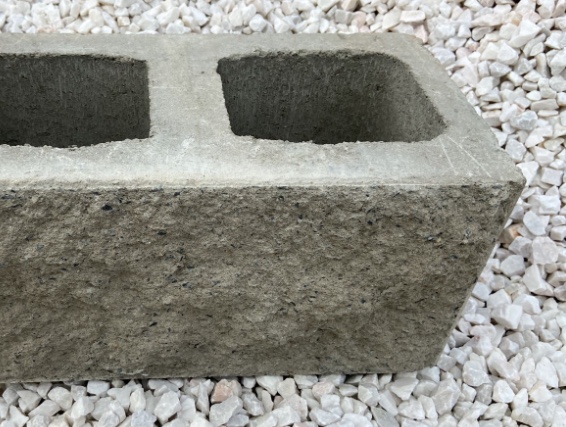 Homem é preso por agredir ex com pedra de concreto no trabalho em Manaus