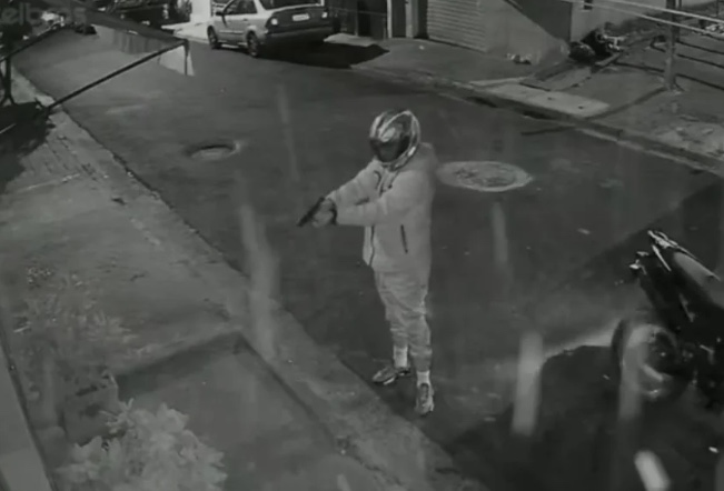 Moradora critica barulho de bar e dono responde com rajada de tiros em SP