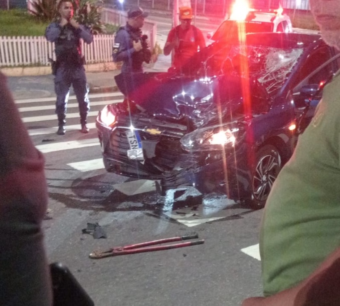 Mulher morre em grave acidente na Avenida Constantino Nery
