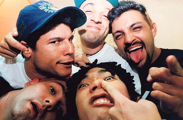 Corpos dos Mamonas Assassinas serão exumados 30 anos após o acidente