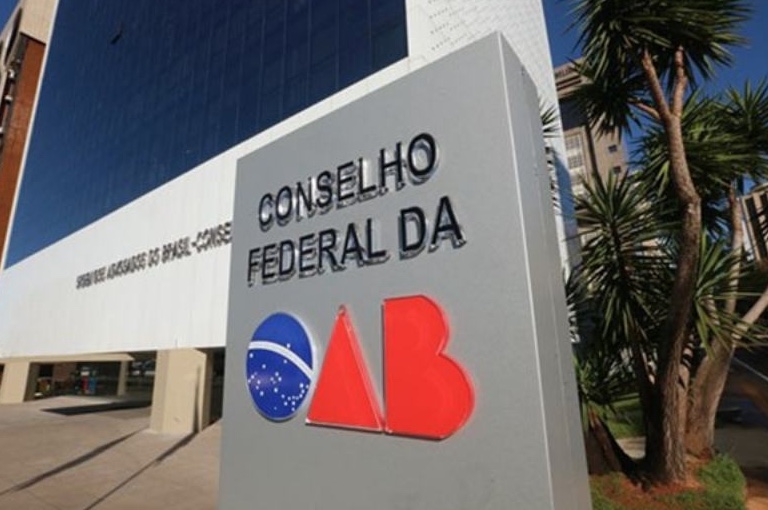 OAB pede a Fachin encerramento do inquérito das fake news no STF