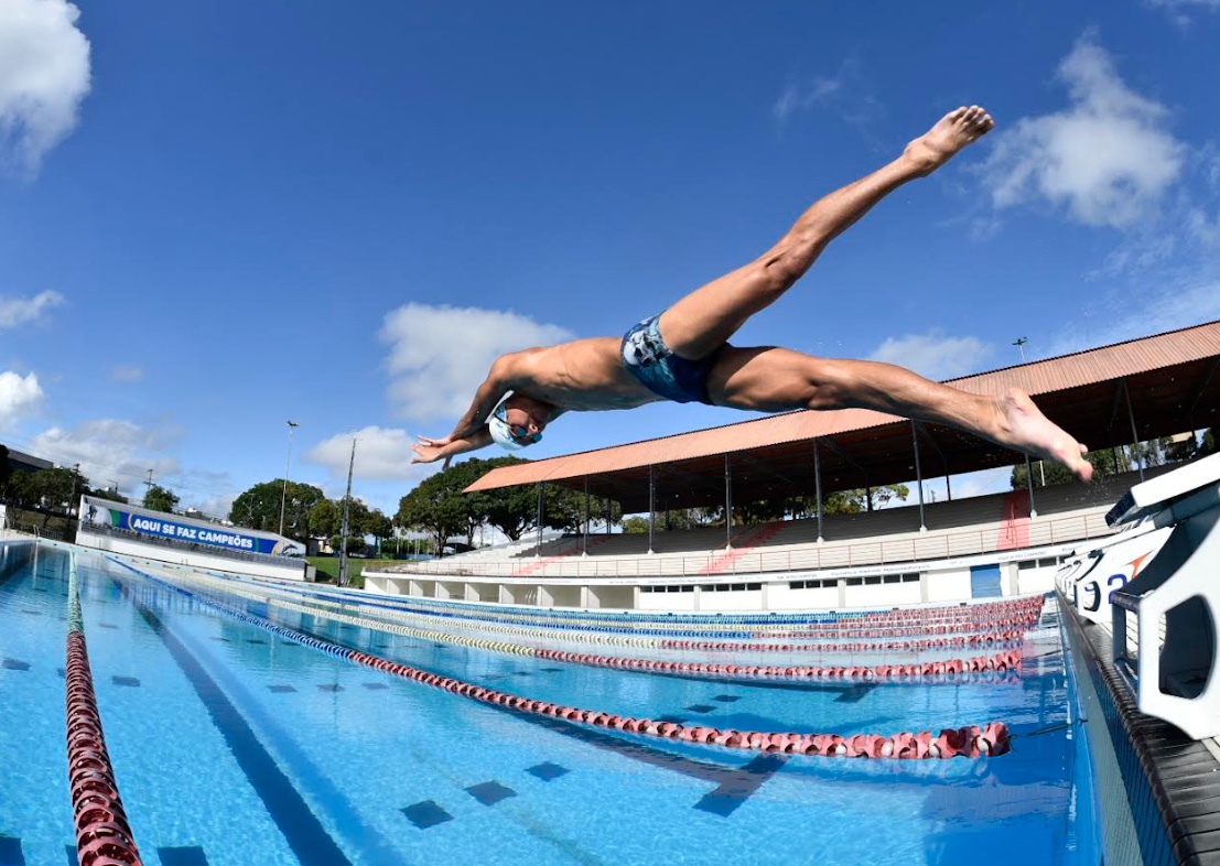 Vila Olímpica de Manaus abre vagas para natação e corrida