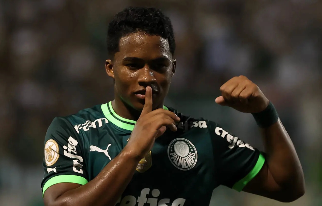 Pai de Endrick responde sobre possível volta de atacante ao Palmeiras