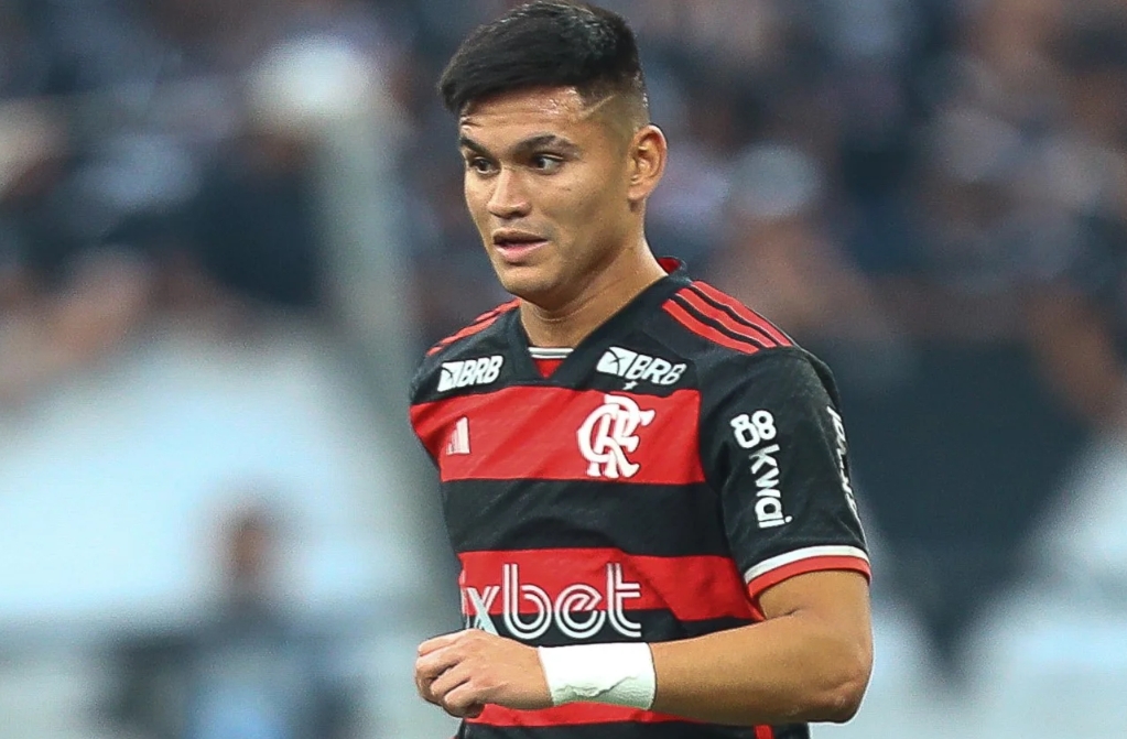 Alcaraz explica saída do Flamengo e diz que deseja ficar no Everton