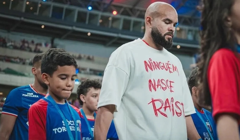 Fortaleza faz campanha contra racismo em apoio a filho de Zé Welison