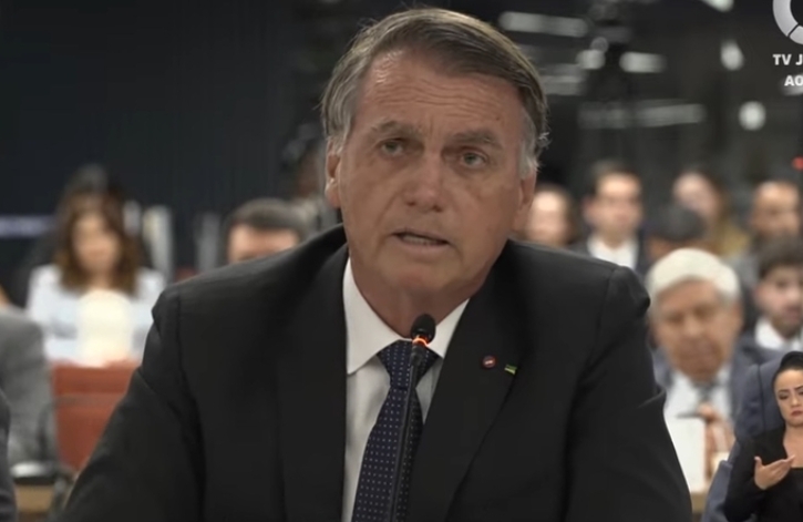 Bolsonaro é submetido a uma bateria de exames neste sábado após mal-estar