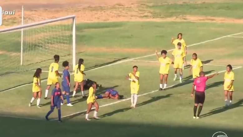 Time leva 34 gols em dois jogos e desiste de torneio