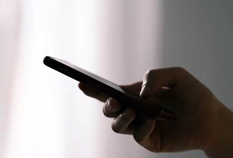 Empresa acusada de espionar 1.400 usuários do WhatsApp é condenada