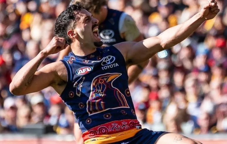 Jogador de futebol americano é banido por insultos homofóbicos; entenda