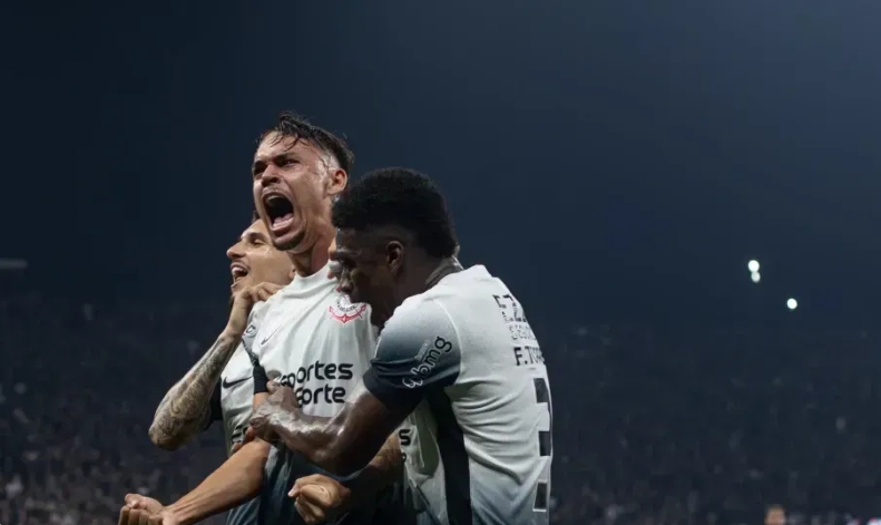 Tchoca se vê mais experiente em retorno ao Corinthians