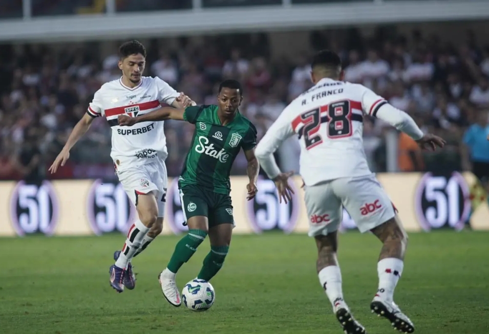 São Paulo vence Juventude, reassume 8º lugar e sonha com pré-Libertadores