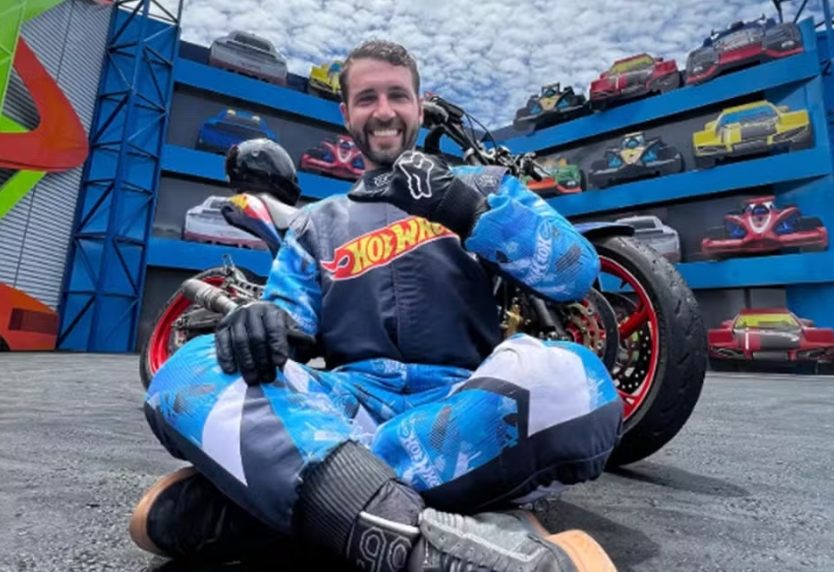 Piloto de moto morre durante show radical no Beto Carrero World
