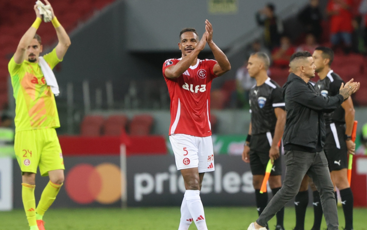 Inter tem apagão inicial, leva três gols, mas luta e empata com Nacional