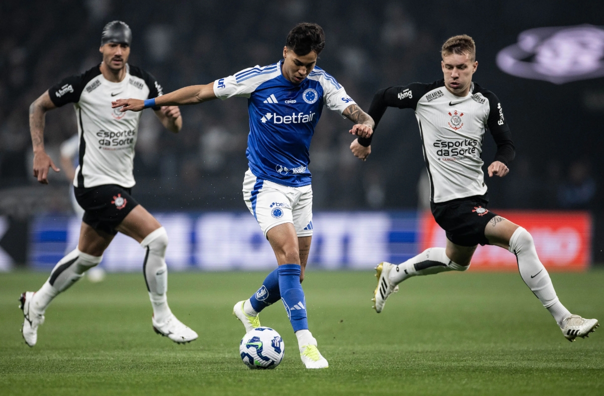 Com Dorival sob pressão, Corinthians empata com o líder Cruzeiro