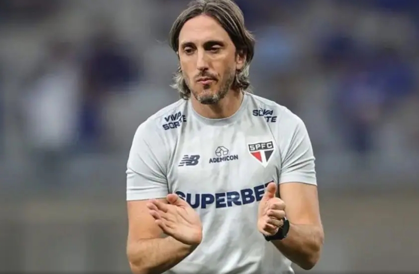 Internacional avança para fechar com Luís Zubeldía, ex-São Paulo