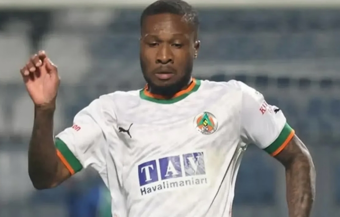 Alanyaspor libera Loide Augusto para viajar e assinar com o Vasco